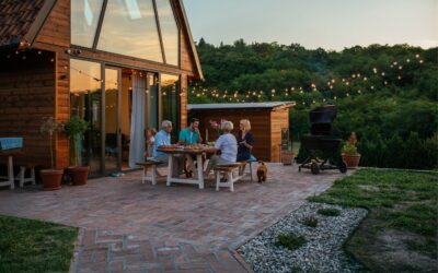 How to Host a Memorable Outdoor Gathering at Home